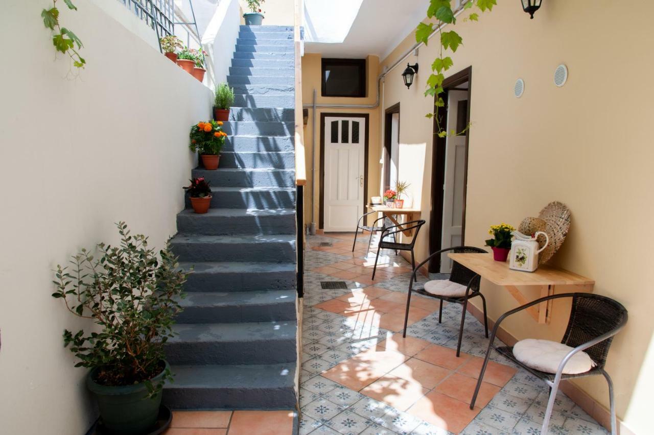 Apartamento 17 Flats And Roof Garden Atenas Exterior foto