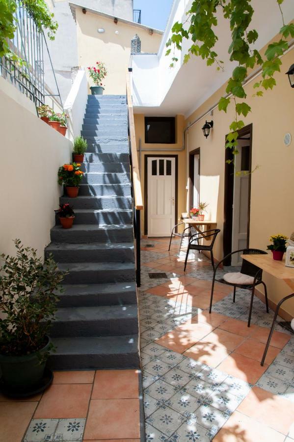 Apartamento 17 Flats And Roof Garden Atenas Exterior foto